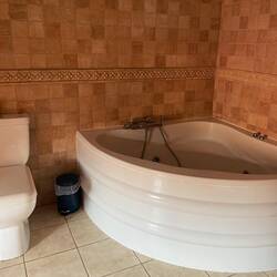 Whirlpool!!! Wir nutzen ihn nicht. Keine Zeit!