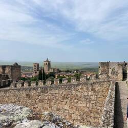 Langer Wehrgang rund um die Festung