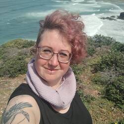 Tiffi am Zielort. Nochmal Sonne für die blassen Arme 💪🏼