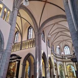 In der Kirche "Unserer lieben Frau"