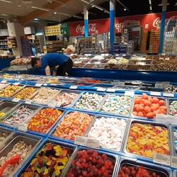 ... und einem letzen Suermarkt vor dem langen Weg durch das Eis