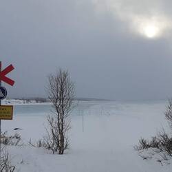 ein letzter Hinweis auf eigenes Risiko dann bläßt der Wind mit voller Kraft über den See von vorn