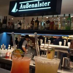 Erster Cocktail wie immer an der Außenalster 🍹