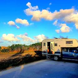 Stellplatz bei der Bootsrampe