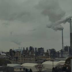 Auf der Fahrt nach Kyoto: auch Industrielandschaften