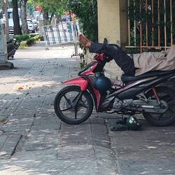 Kzen muuug
