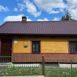 Man beachte die Hausnummer, hier gibt es oftmals keine Strassennamen, nur Häusernummern.