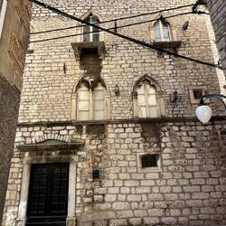 der "Gotische Palast"