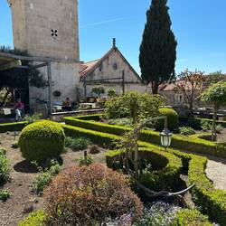 Garten des Franziskaner Klosters St. Laurentius