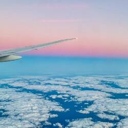 Sonnenenaufgang beim Sinkflug