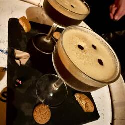 Und zum Abschluss noch leckere Espresso Martinis im Vinuccio