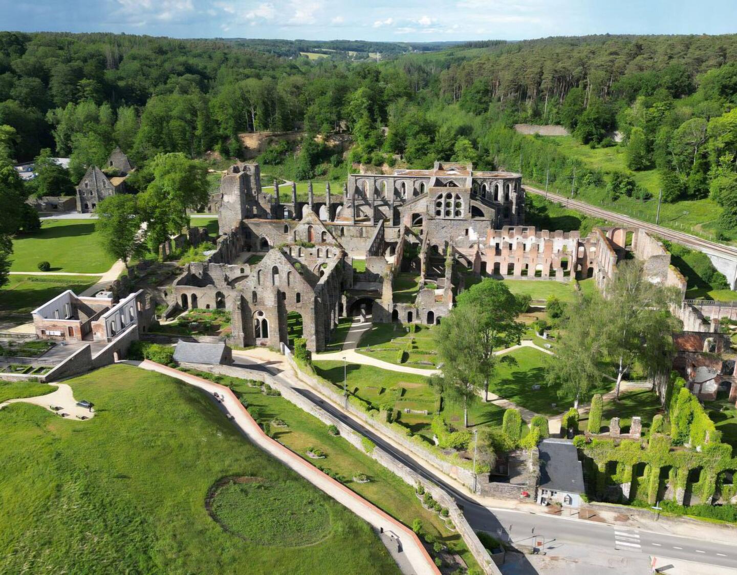 Anlage der Klosterruine, Internet