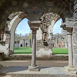Kapitelsaal, Blick durch den Kreuzgang