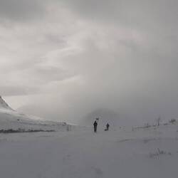 jeden Moment geben die Wolken einen anderen Blick frei