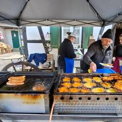 ....mit sehr rustikalem kulinarischen Angebot!😄👍