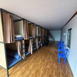 Sind alleine in einem 12er Zimmer