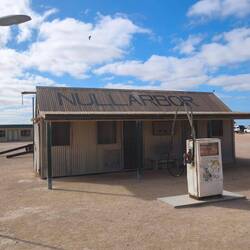 Altes Nullarbour Roadhouse