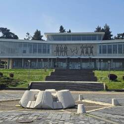 Museum mit Titos Staatsgeschenken... vor seinem Mausoleum!