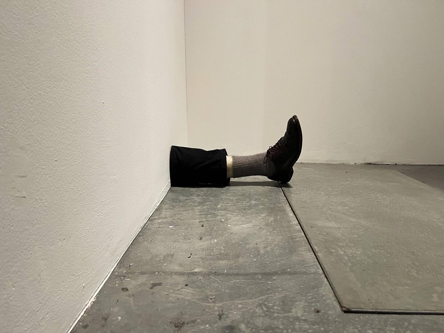 My favourite … eine von etwa 10 Beinskulpturen, die Gober innerhalb von zwei Jahren geschaffen hat