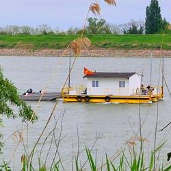 Das Hausboot und 2 Alu-Boote auf Tour!