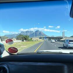 Ein Berg inmitten einer Stadt