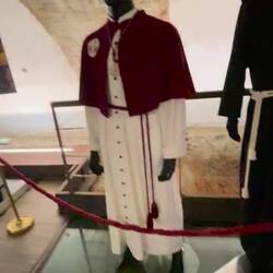 Im Museum "Semana Santa". Verkleidungen der Bruderschaften für die große Prozession