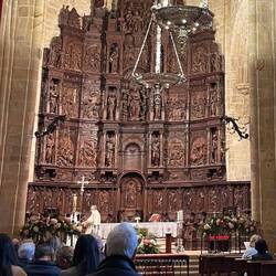 Messe in der Kathedrale von 12.30 Uhr bis 13.45 Uhr! Ich verstehe nur die Hälfte!