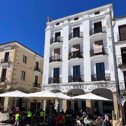 Die an die Stadtmauer angrenzende Neustadt