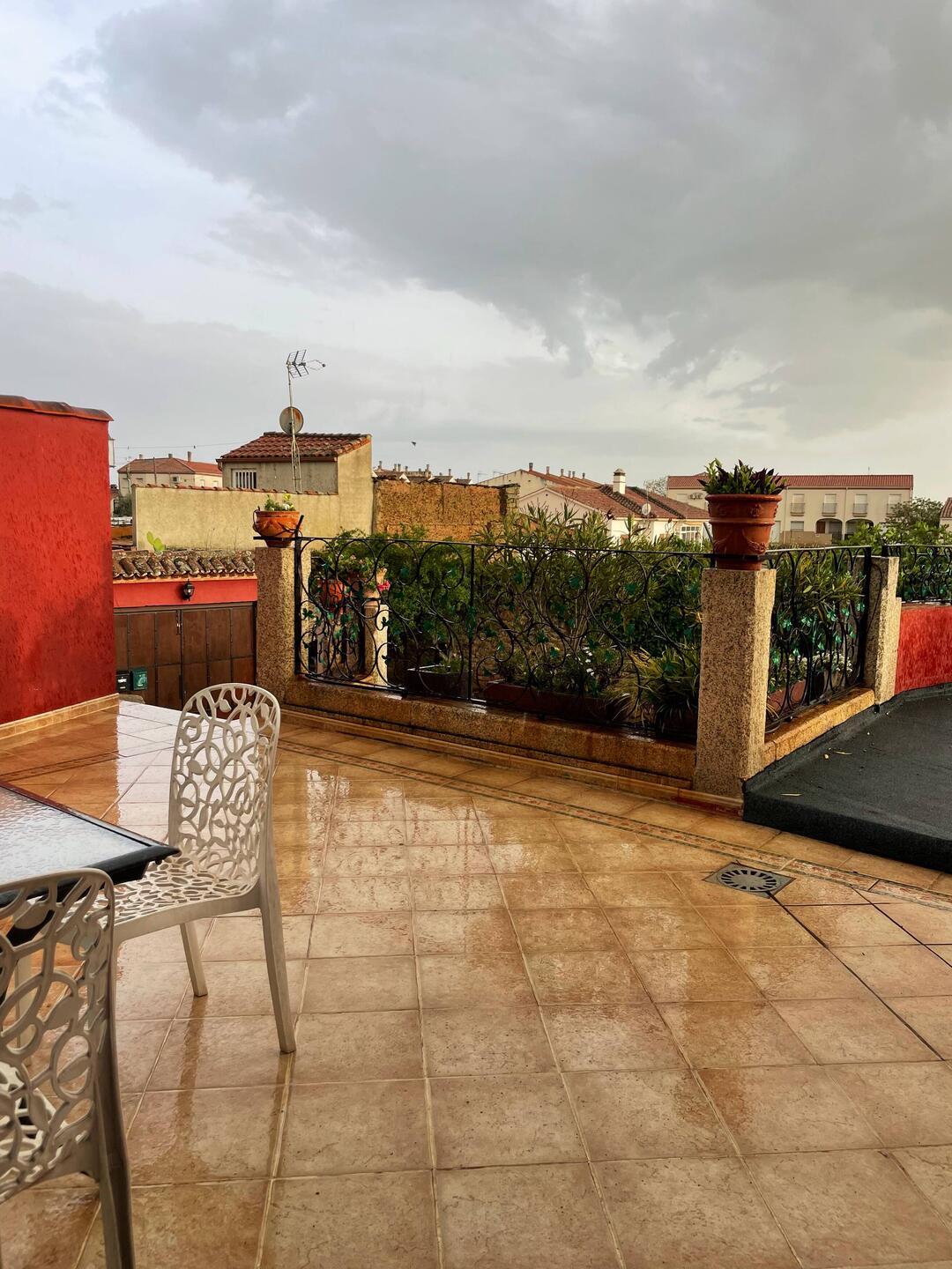 Gestern Abend mussten wir "Indoor" essen. Heftige Regenschauer von Cáceres bis zur Unterkunft