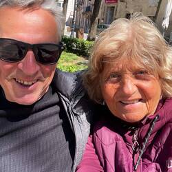 Strahlend blauer Himmel bei eisigem Wind