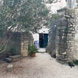 Reste der Marienkirche und Eingang ins Museum