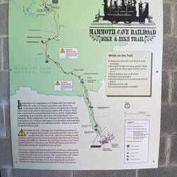 Eisenbahn brachte Touristen zum Eingang der Mammoth Höhle