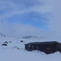 der Nachmittag gibt immer mehr den Himme frei