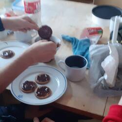 Zur Belohnung gibt es heute Schokokekse. Hmmm