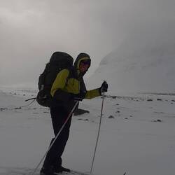 beim Skifahren gilt es jeden Tag Erfahrung zu sammeln wie man auf den Beinen bleibt