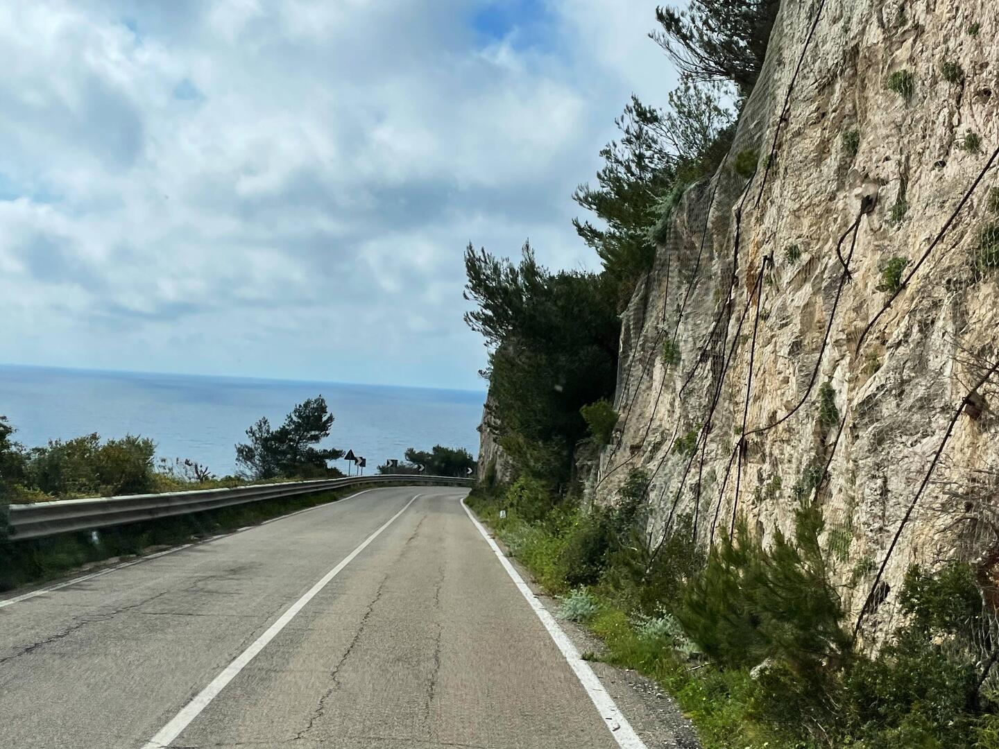 Weiter geht's der schönen Küste entlang..