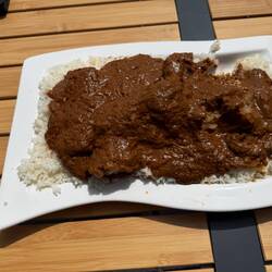 Noch ein typisches Gericht: Mafé - eine scharfe Erdnusssauce 😋😋