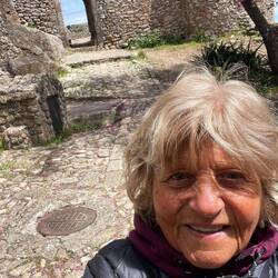 Im Innenhof ist's windstill.