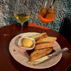 Aperitivo im "Razmataz"