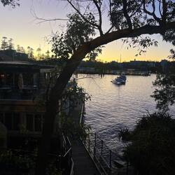 Blick auf Manly Wharf kurz vor Sunrise