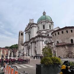 Le Duomo de Breschia et l'église Romane
