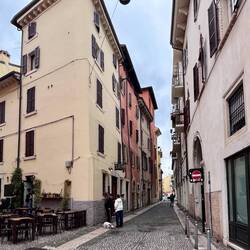 Petites rues et café d'où on refait le monde