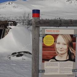 davon zeugen auch Tafeln über das Leben der Samen