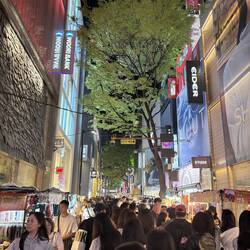 Menschenbad in Myeongdong.