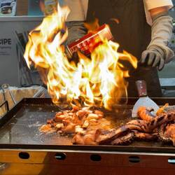 Tintenfisch am Streefood-Stand.