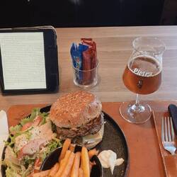 Nicht ganz typisch französisch, aber die anderen Restaurants hatten noch geschlossen