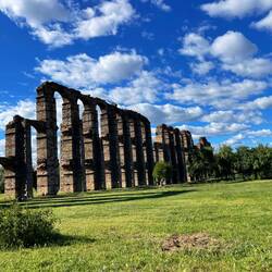 Aquädukt, ehemals 10km lang, 25m hoch