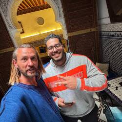 Omar im Dar Mehdi, der einzige und beste Cache Nr. GC5MZ6Y in Fés. Super Kontakt! 😎