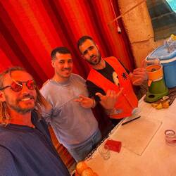 Mustafa und Mohammed vom Saftstand 😎