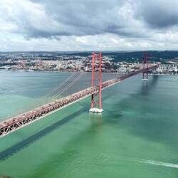 Abril Bridge